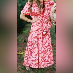 Ivy City Ribbons and Bows Dress in Pink 
00